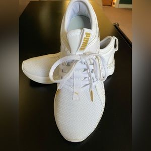 Size 6 Puma sneakers